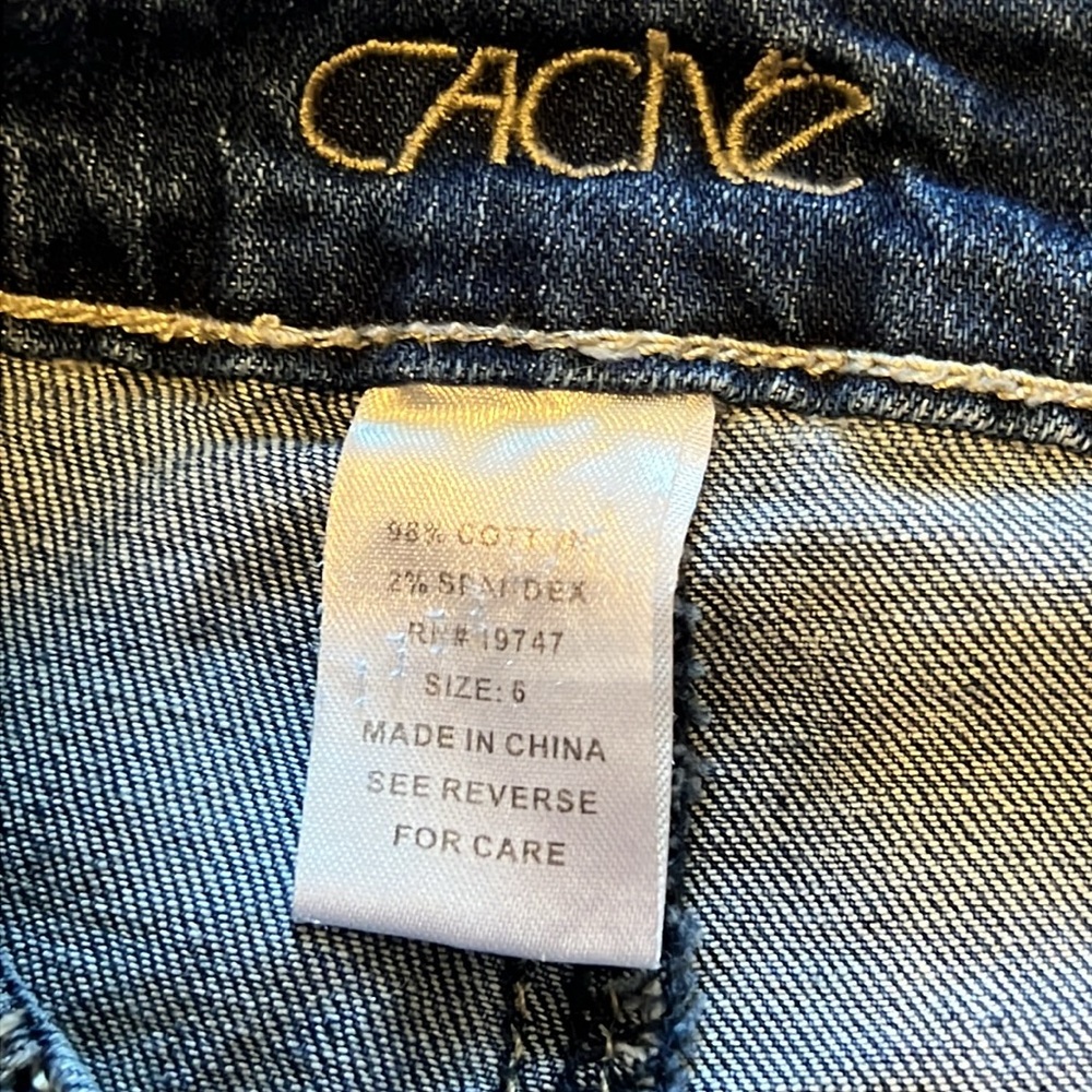 Cache Rhinestone Detail Jeans - Picture 8 of 8